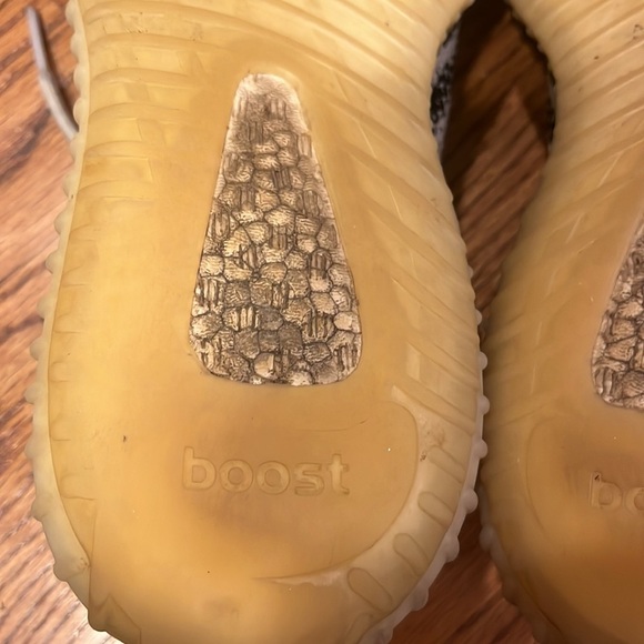Yeezy Boost 350 Sneakers Size 6.5 - Picture 6 of 7